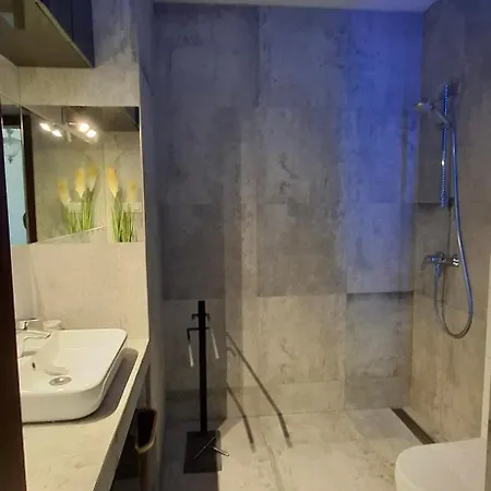 Port Praski Free Parking Varsovie